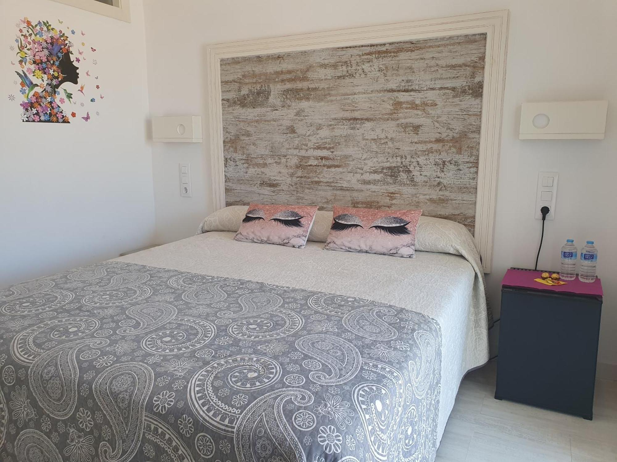 Hostal Mi Campana Dénia Exterior foto